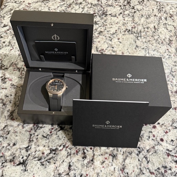 Baume & Mercier Men's Luxury Wristwatch Black Dial Rubber Strap